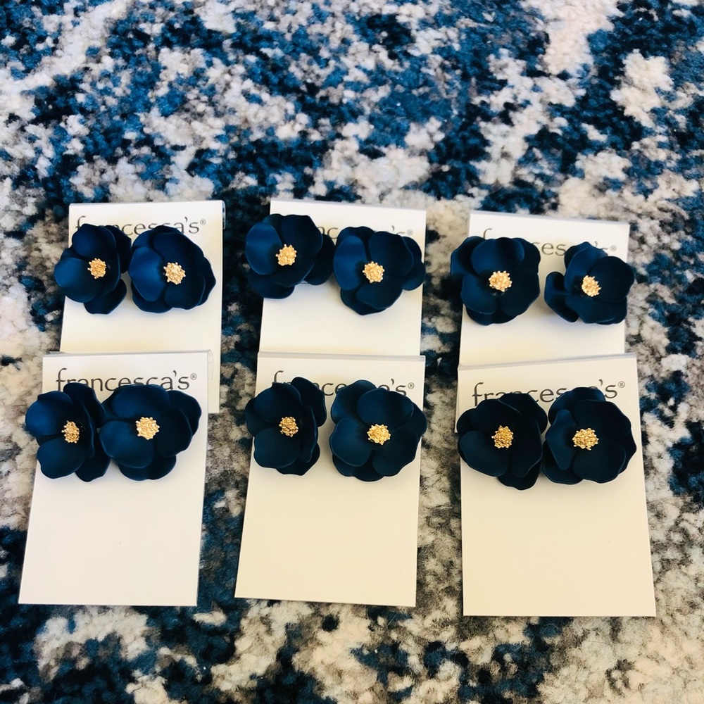Jamie button flower studs - Francesca’s